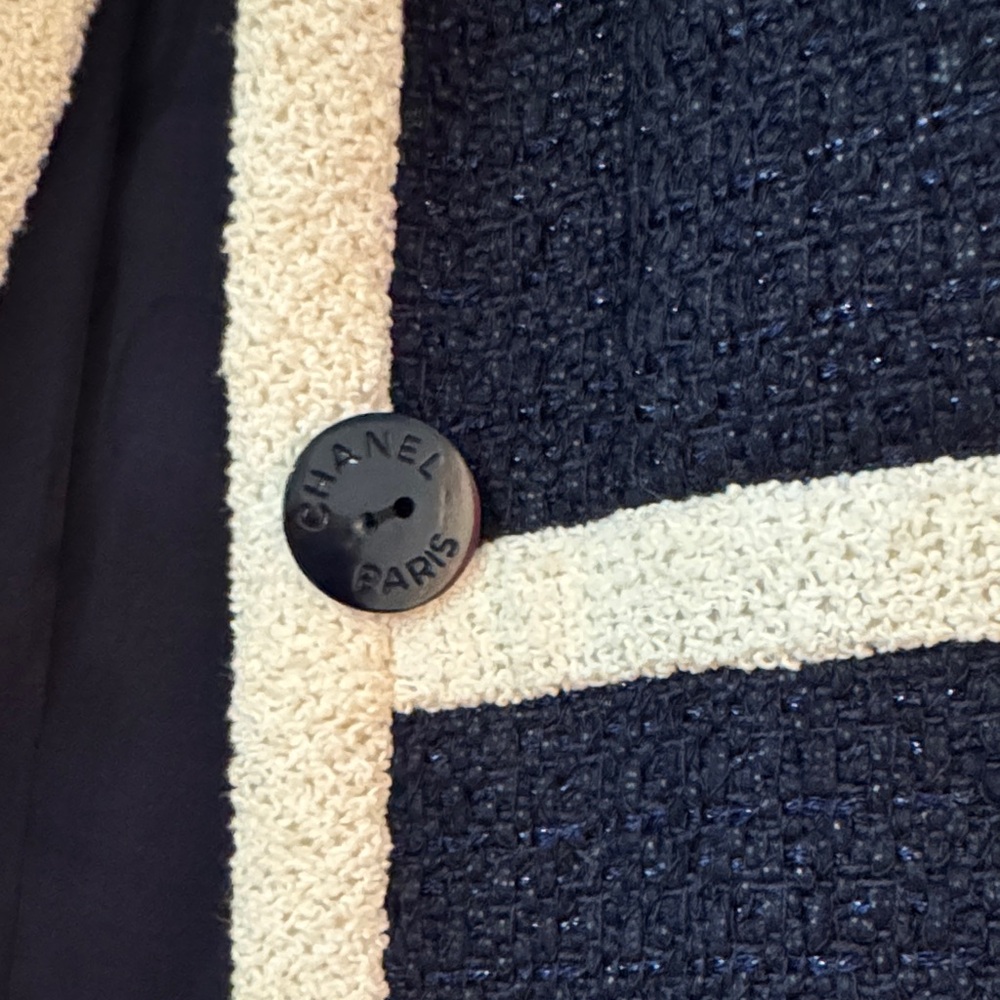 Chanel Women's Navy Tweed Blazer with Cream Trim - Picture 5 of 6